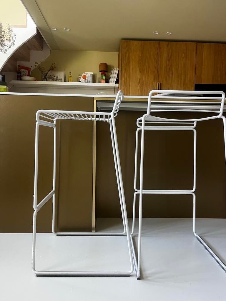 2x HAY wit metalen barkruk HEE 75cm, Huis en Inrichting, Met voetsteun, 60 tot 90 cm, Ophalen of Verzenden, Zo goed als nieuw
