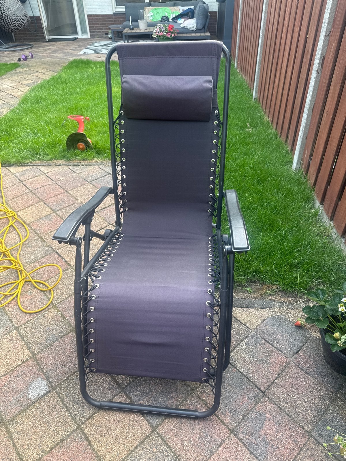 2 opklapbare ligstoelen - ideaal voor tuin of camping, Tuin en Terras, Ligbedden, Ophalen, Gebruikt, Textileen, Inklapbaar