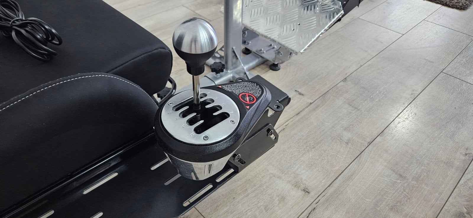 Foto 5 van Thrustmaster T300+TH8A shifter+T3PA Pro pedals+Playseat