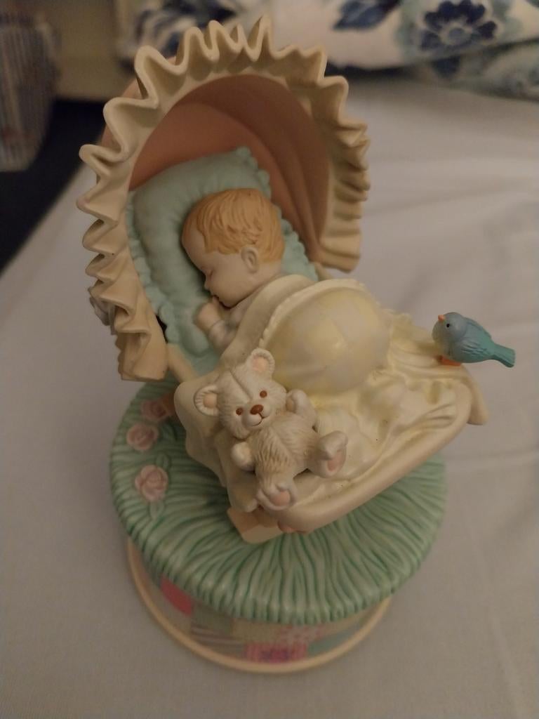 Enesco muziekdoos uit ongeveer 1993 "Welcome Home, Ophalen of Verzenden, Zo goed als nieuw