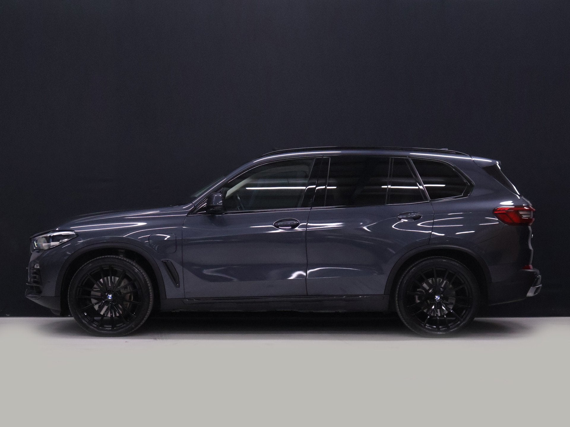 BMW X5 xDrive45e High Executive [PANORAMADAK, APPLE CARPLAY,, Auto's, Gebruikt, 394 pk, Vierwielaandrijving, Hybride Elektrisch/Benzine