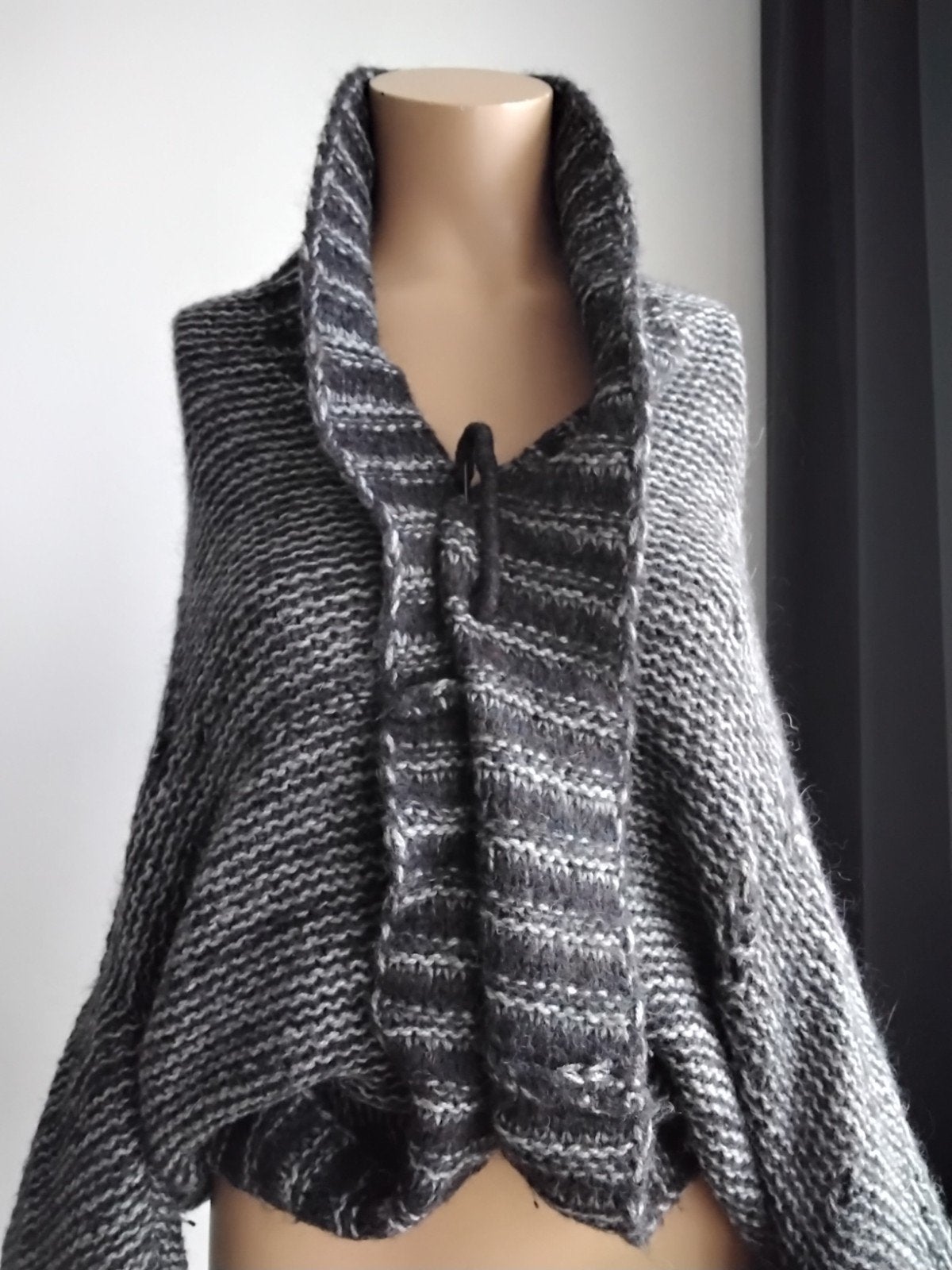 Sarah Pacini gebreid vest/poncho - One Size, Sarah Pacini, Ophalen of Verzenden, Zo goed als nieuw, Grijs