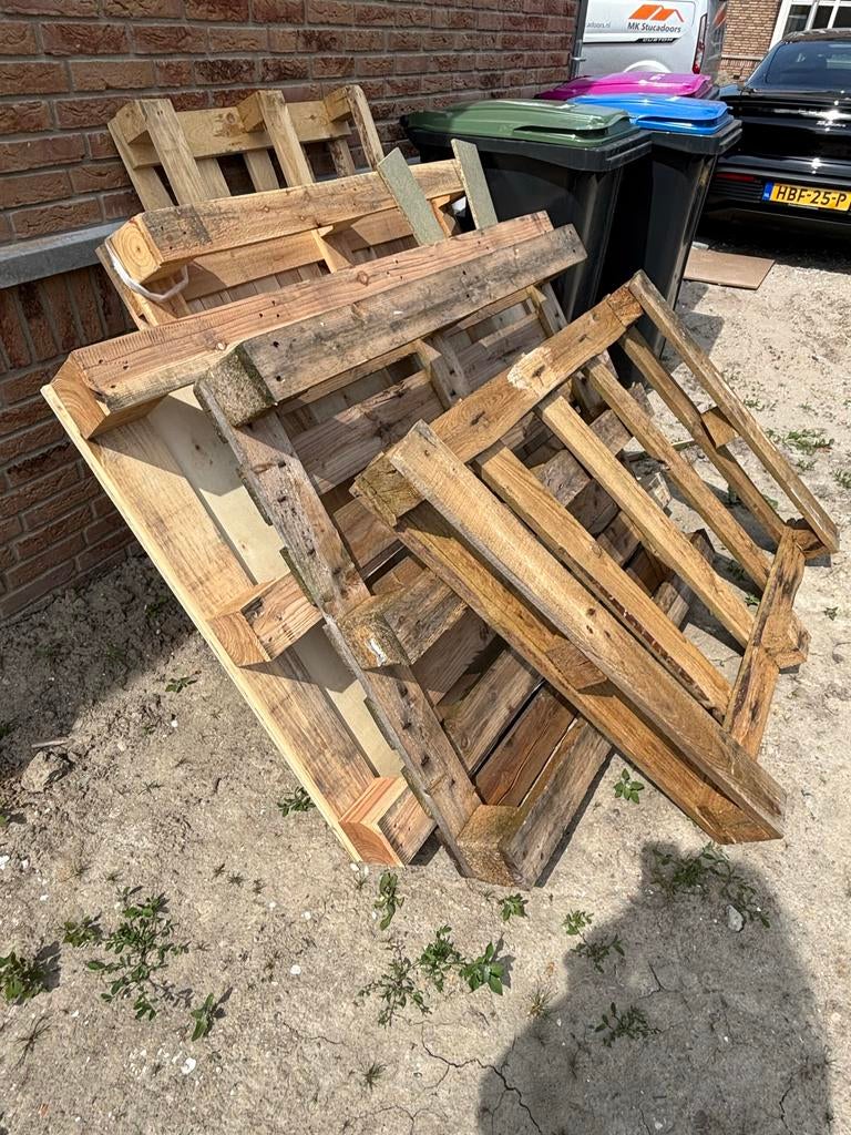 Gratis op te halen: 5 houten pallets, Doe-het-zelf en Verbouw, Hout en Planken, Ophalen, 25 tot 50 mm, Zo goed als nieuw, Pallet