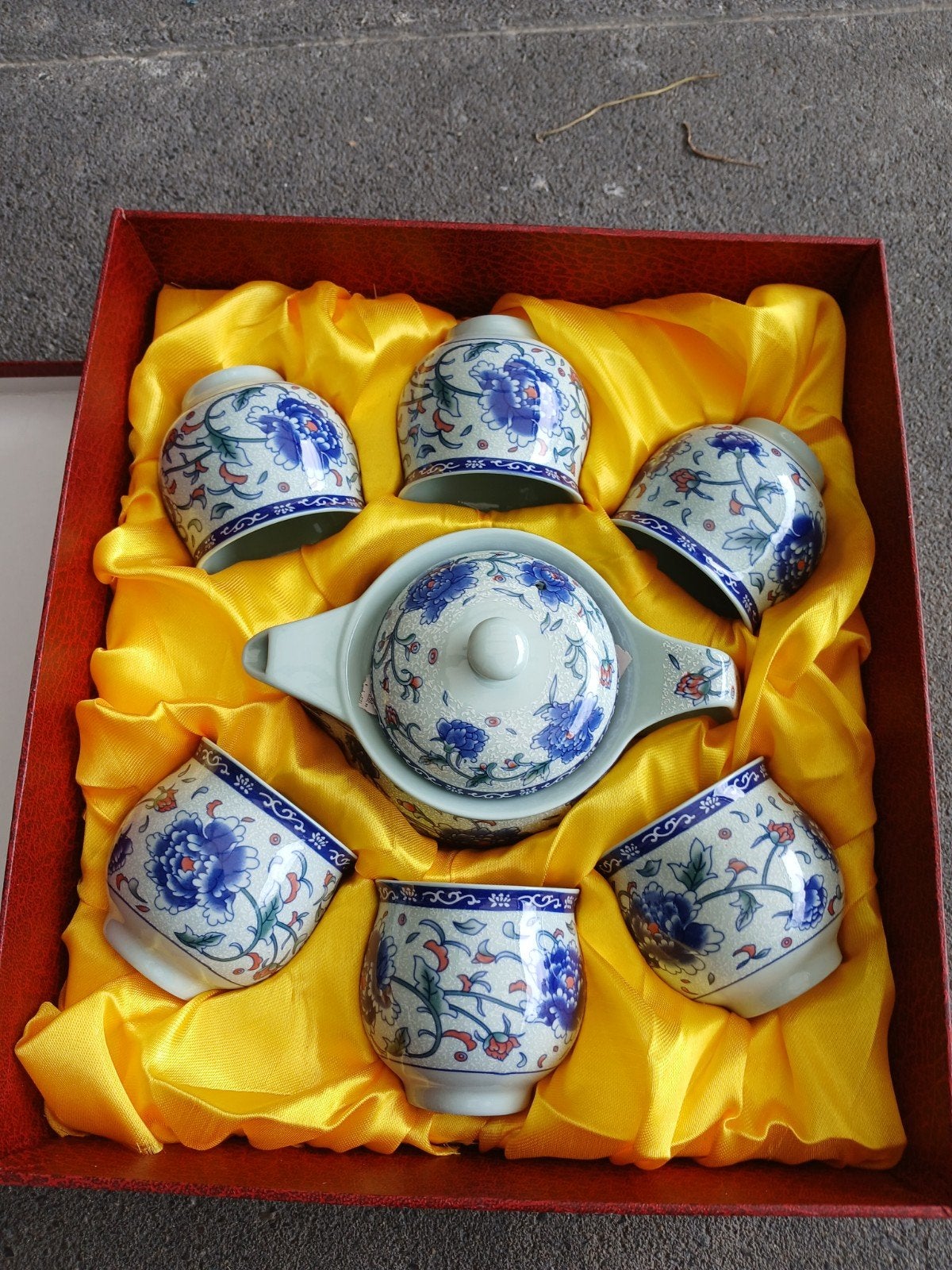 Chinees theeservies met bloemmotief in geschenkdoos, Antiek en Kunst, Ophalen