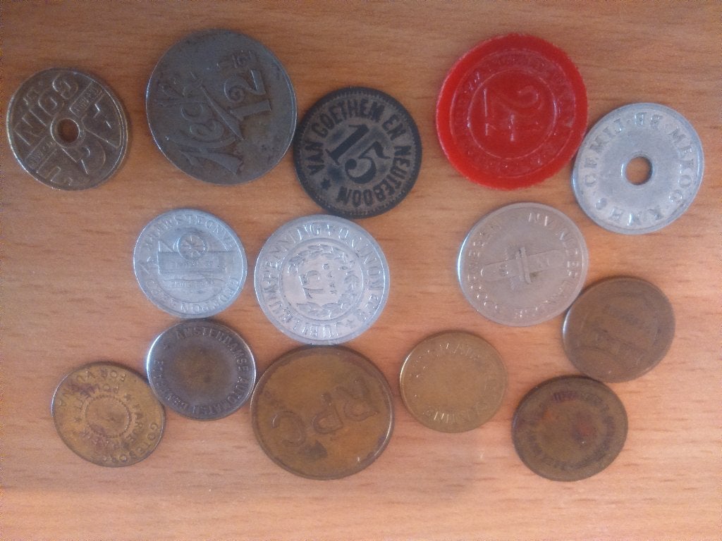 lot van 11 tokens, automaatpenningen jeton penning, Ophalen of Verzenden, Overige materialen