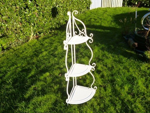 wit metalen hoekrekje 125 x 35 x 35 cm +  frame 88 x 53 xm, Ophalen of Verzenden, Zo goed als nieuw