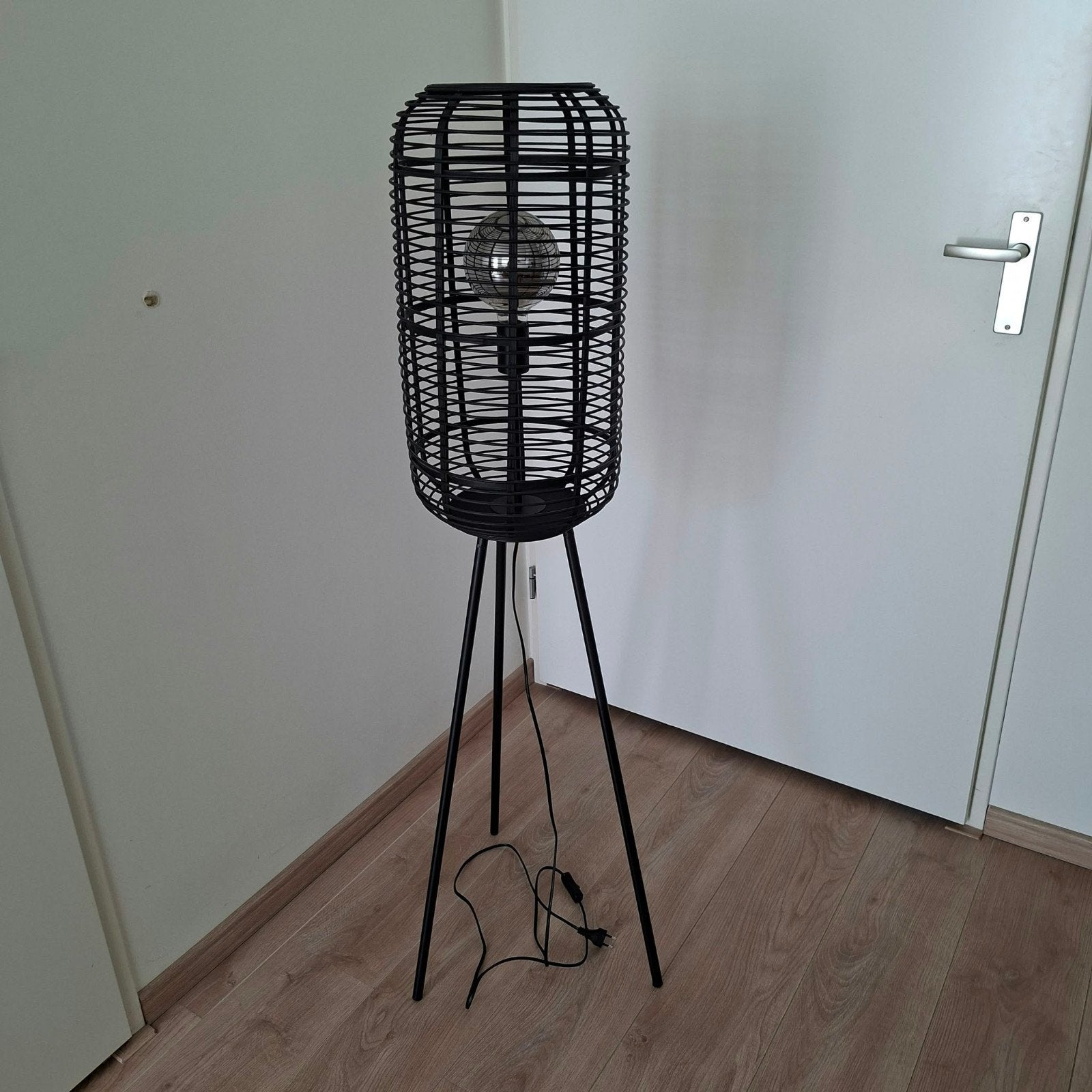 staande lamp van hout met grote fitting., Ophalen, E27 (groot), Zo goed als nieuw, 150 tot 200 cm