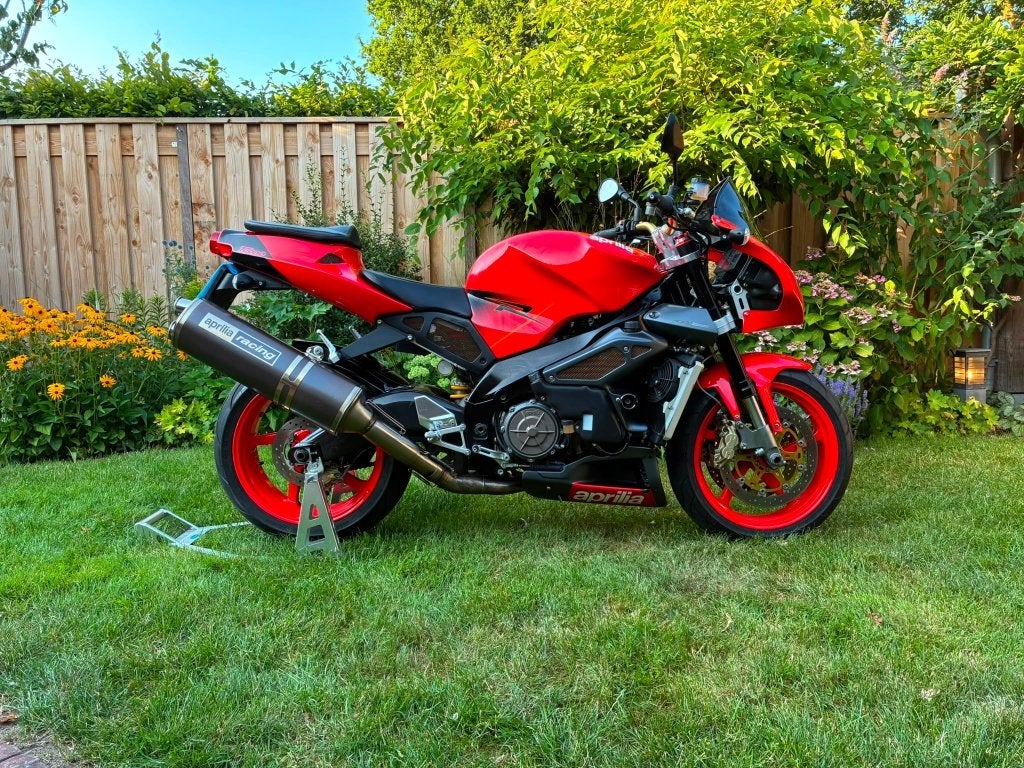 Aprilia Tuono 2004 ( Aprilia rsv mille/ tuono ), 2 cilinders, Motorrijbewijs A, Gebruikt, Super Sport