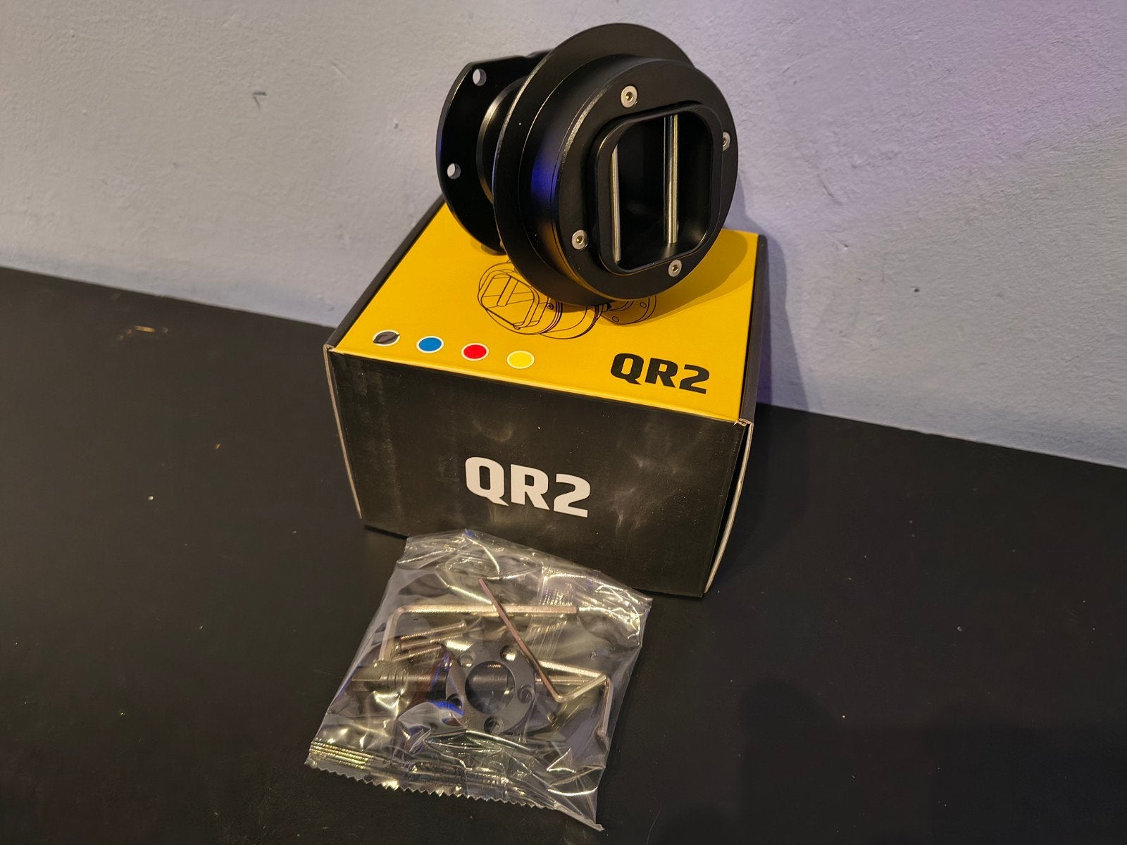 QR2 Wheelside Adapter Zwart voor Fanatec (Nieuw), Ophalen of Verzenden, Nieuw