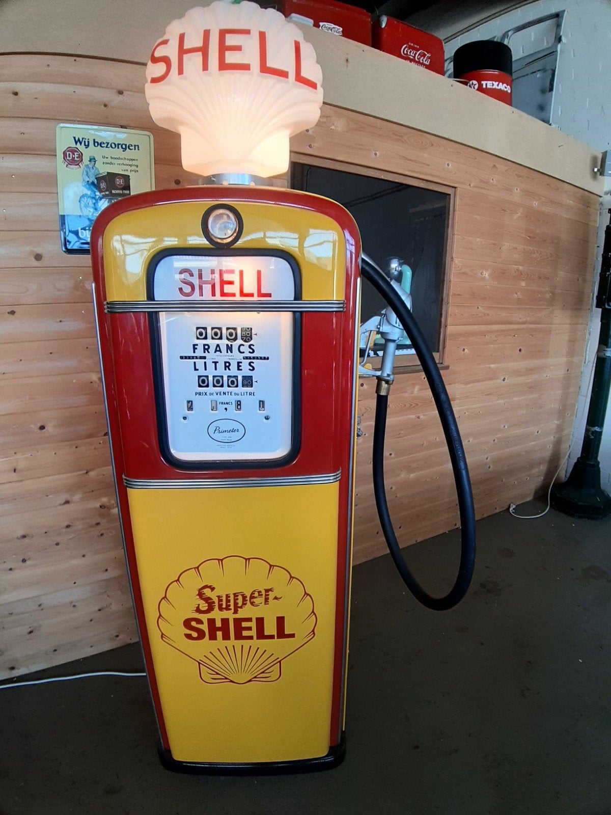 Vintage Shell Benzinepomp met glazen schelp., Ophalen, Zo goed als nieuw