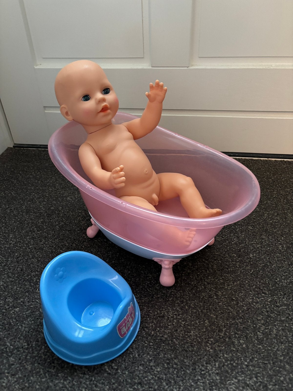 Babypop jongen met poppenbad, Ophalen, Zo goed als nieuw, Babypop