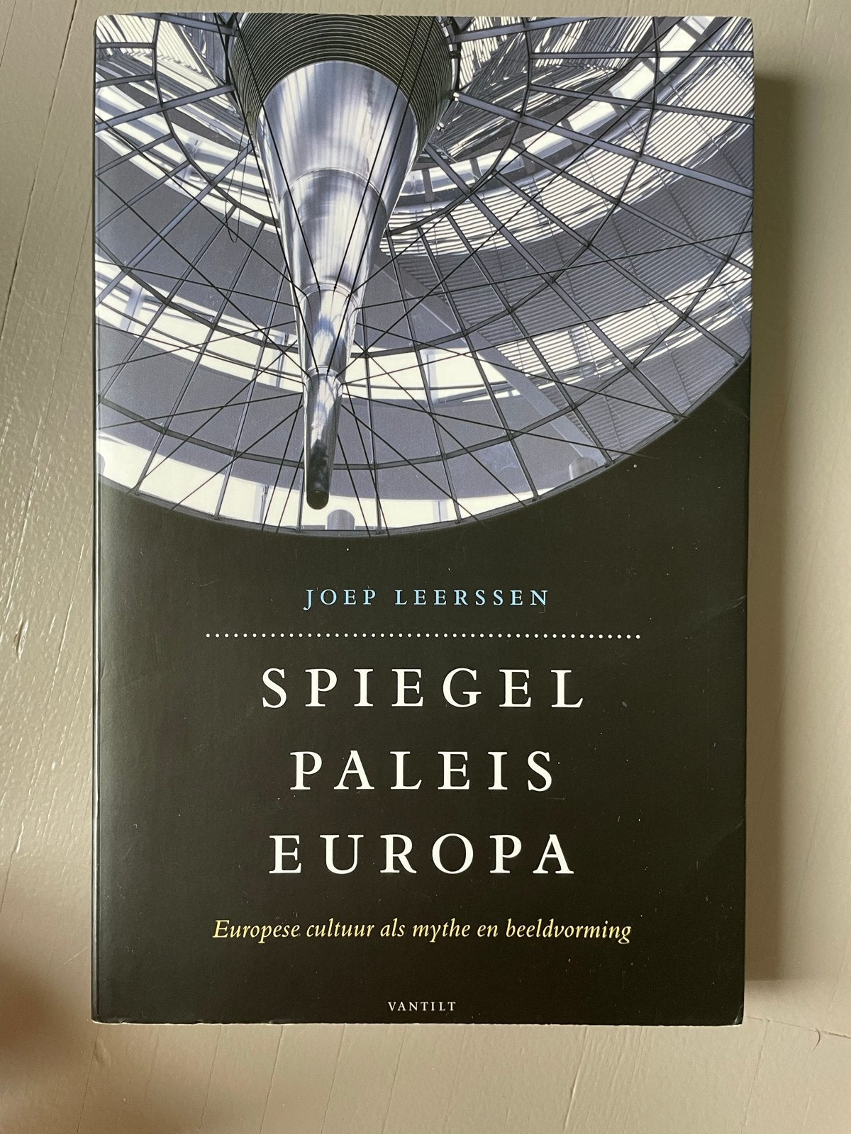 Spiegelpaleis Europa - Joep Leerssen, Ophalen of Verzenden, Zo goed als nieuw, Nederland