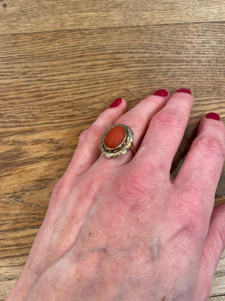 Vintage ring koraal | 14 karaat goud, Sieraden, Tassen en Uiterlijk, Ophalen of Verzenden, Goud, Ring, Met edelsteen