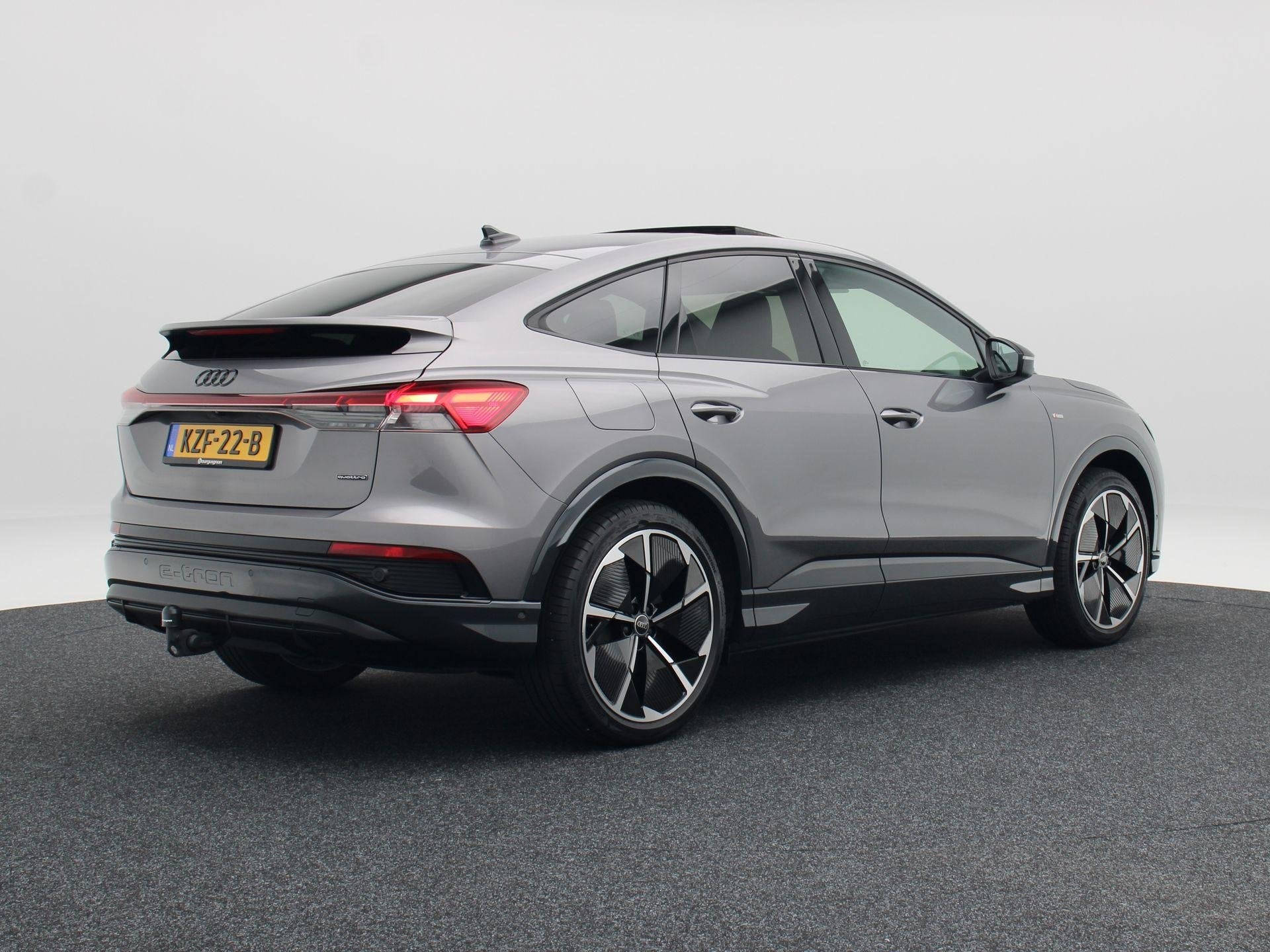 Foto 2 van Audi Q4 Sportback e-tron 45 quattro S edition 82 kWh 286 Pk