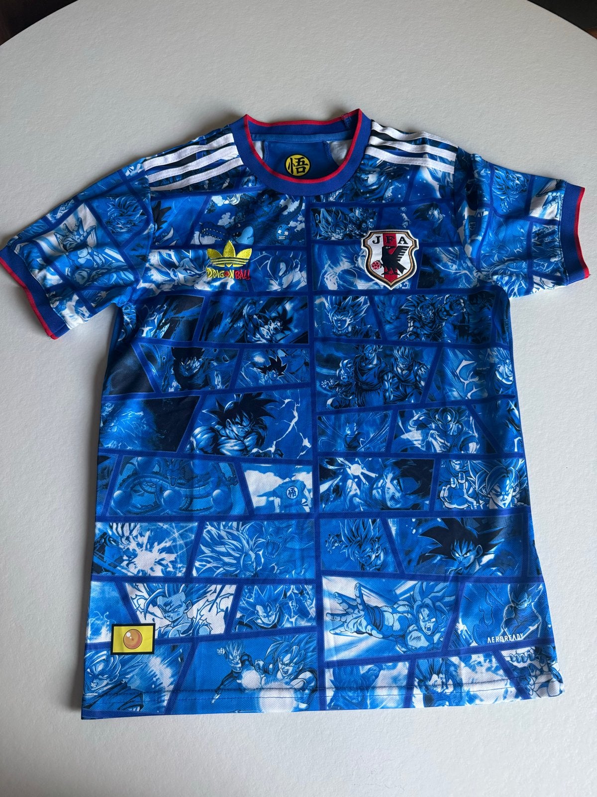 Adidas Dragon Ball Z Japan Voetbalshirt - Maat S, Blauw, Ophalen of Verzenden, Zo goed als nieuw, Voetbal