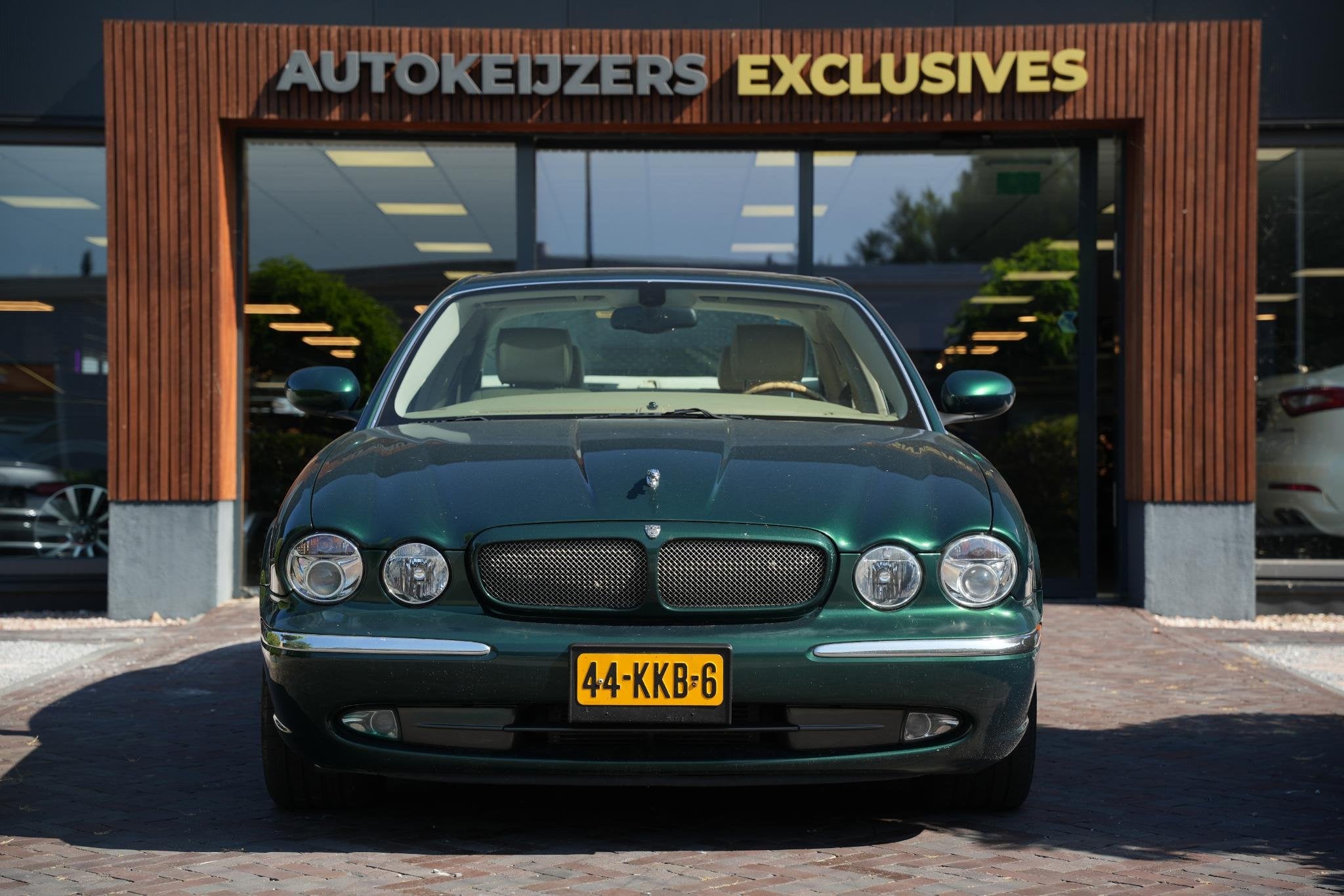 Jaguar XJR 4.2 V8 S/C Youngtimer Schuifdak Leer Navi Stoelve, Automaat, Achterwielaandrijving, Gebruikt, 8 cilinders