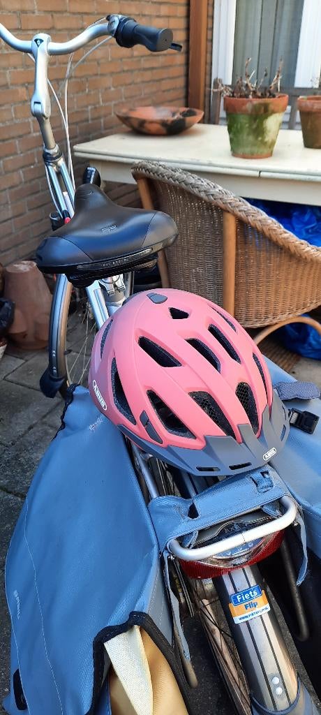 Fietshelm ABUS, Ophalen, Zo goed als nieuw, Heer of Dame, Abus