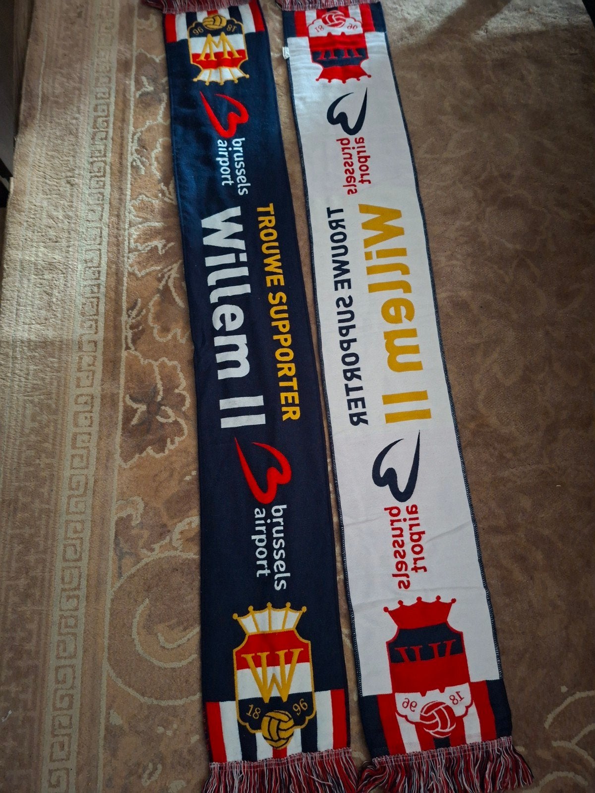 Willem II sjaal - Trouwe Supporter - Brussels Airport, Verzamelen, Ophalen of Verzenden, Zo goed als nieuw, Willem II, Vaantje of Sjaal