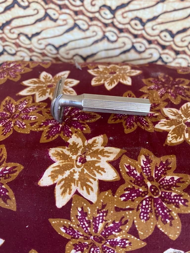 VINTAGE “EMIR” SCHEERMESJE (50-er JAREN)., Ophalen of Verzenden