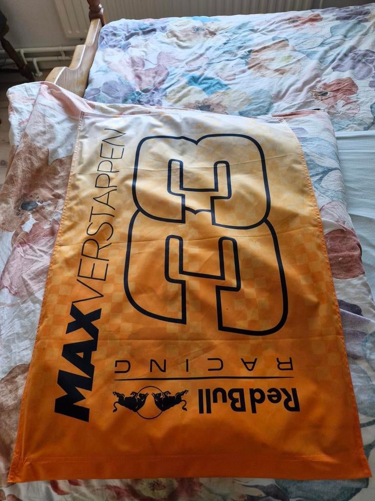 Max verstappen vlag, Ophalen