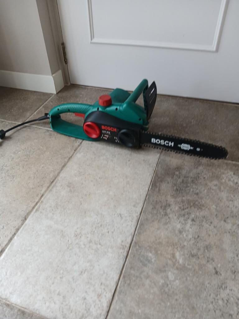 Bosch AKE 30 S elektrische kettingzaag 1800W, Gebruikt, Kettingzaag, Ophalen of Verzenden, 30 tot 70 mm