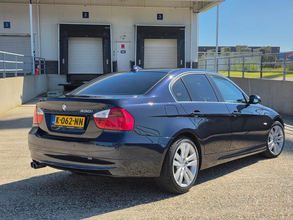 BMW 3-serie 330i Dynamic Executive AUT liefhebbers, Auto's, Automaat, Achterwielaandrijving, Zwart, 2996 cc