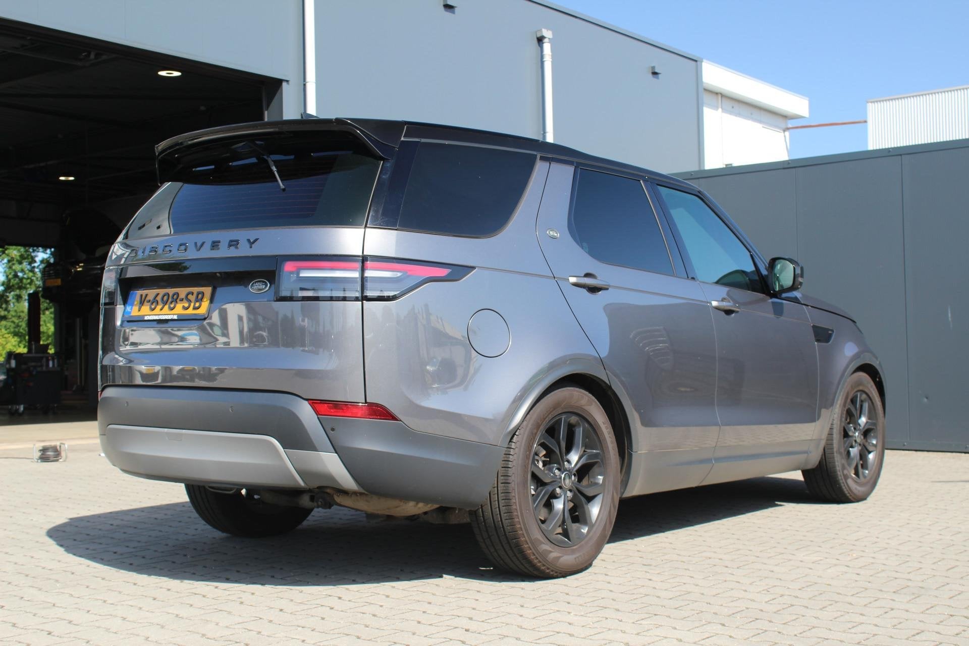 Land Rover Discovery 2.0 Td4 HSE Luxury | Incl. 12 Maanden g, 4 cilinders, 179 pk, 3000 kg, Bedrijf
