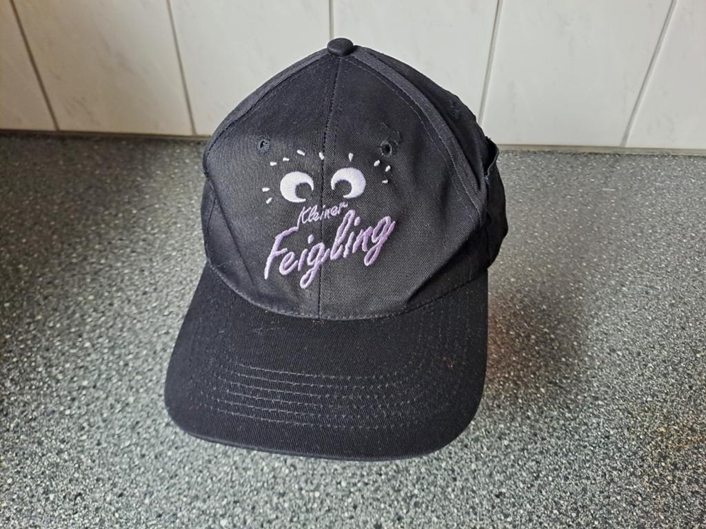 Kleiner feigling cap pet zwart, Verzamelen, Gebruiksvoorwerp, Ophalen of Verzenden, Zo goed als nieuw, N.v.t