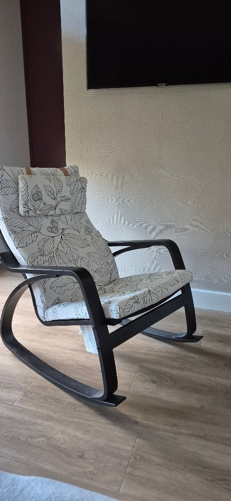Ikea Poäng schommelstoel met witte kussens, Ophalen, Hout, Gebruikt, Zwart
