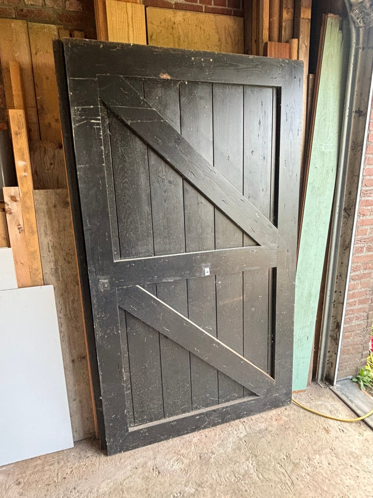 Opgeklamte schuur deuren, Doe-het-zelf en Verbouw, Ophalen, 120 cm of meer, Garagedeur, Zo goed als nieuw