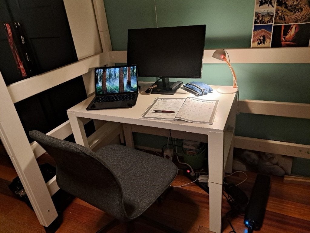 2x kinderbureau verstelbaar 96x58cm Pahl Ikea prijs p/st, Ophalen, In hoogte verstelbaar, Zo goed als nieuw, Kinderbureau