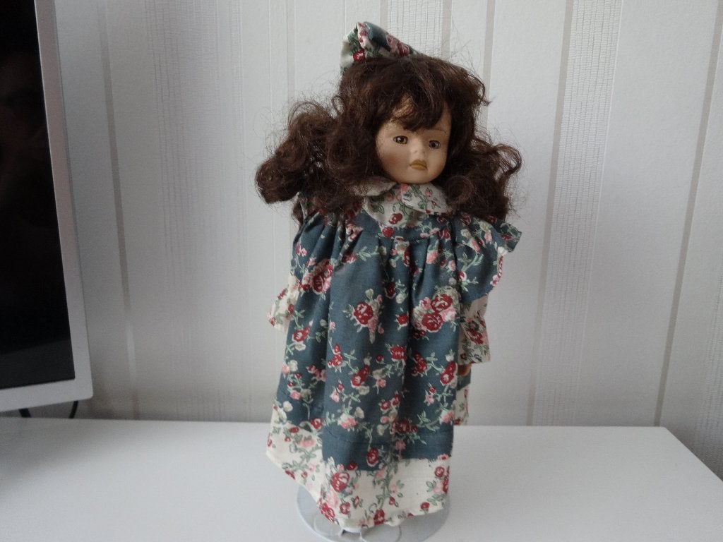 Mooie vintage Pop met porseleinen hoofd en handen., Ophalen of Verzenden