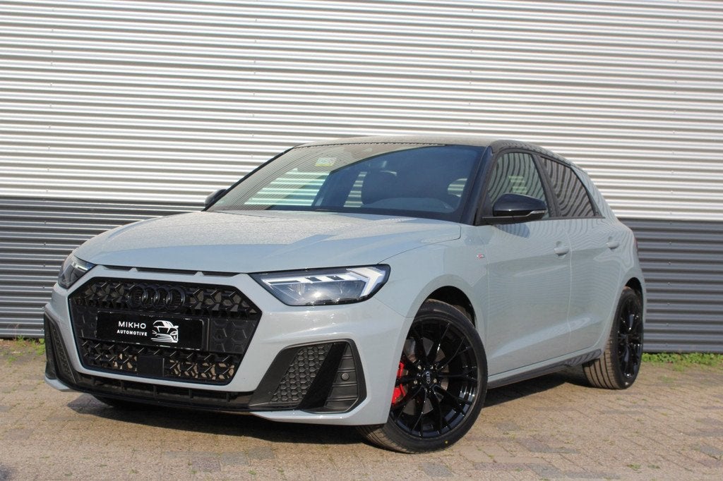 Audi A1 Sportback 35 TFSI 3x S-Line Edition one | Matrix | K, Auto's, Zwart, 4 cilinders, 150 pk, Leder en Stof