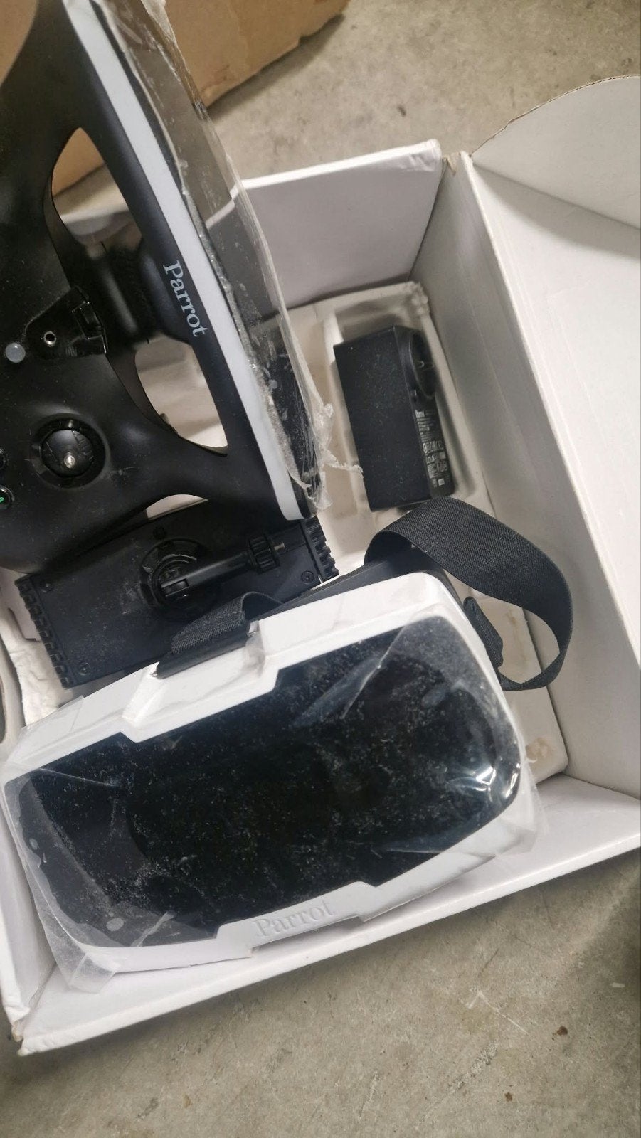 Parrot Skycontroller 2 en Cockpitglasses 2 (VR-bril), Ophalen of Verzenden, Zo goed als nieuw, VR-bril, Overige platformen