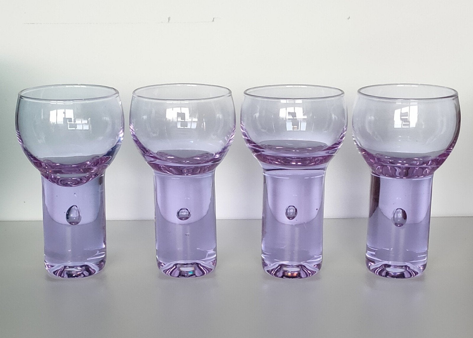 Vier vintage Alexandriet / Neodymium glaasjes, Ophalen of Verzenden