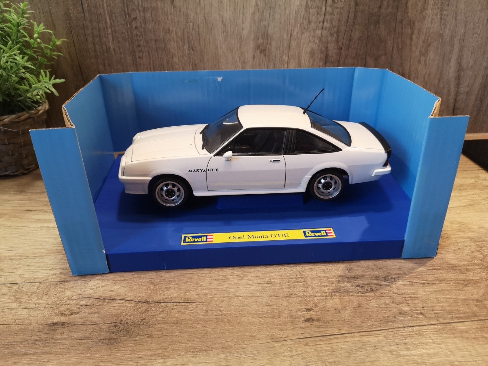 1:18 Revell Opel Manta B GTE, Hobby en Vrije tijd, Modelauto's | 1:18, Ophalen of Verzenden, Gebruikt, Auto, Revell