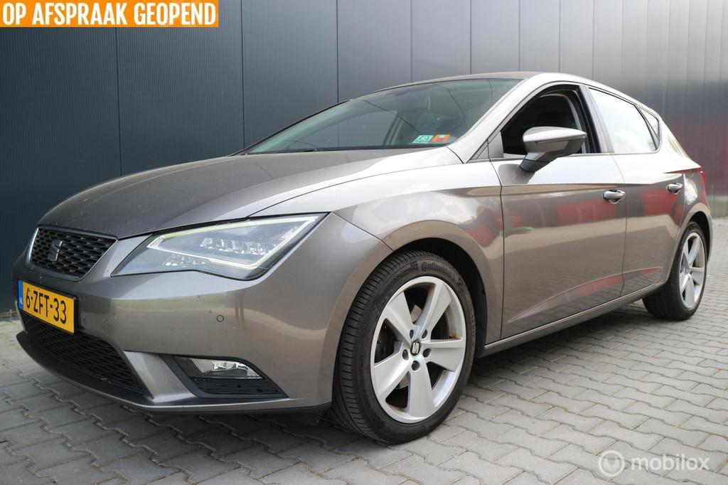 Seat Leon 1.6 TDI Ecomotive XENON/LED/2X-PDC/ECC/NAVIGATIE, Auto's, Seat, Voorwielaandrijving, Gebruikt, 4 cilinders, Leon