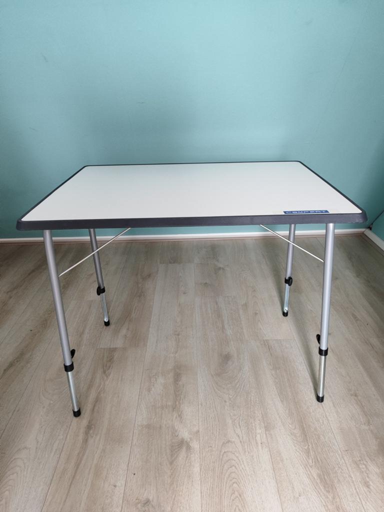 Campingtafel in hoogte verstelbaar, Caravans en Kamperen, Ophalen, Zo goed als nieuw, Campingtafel