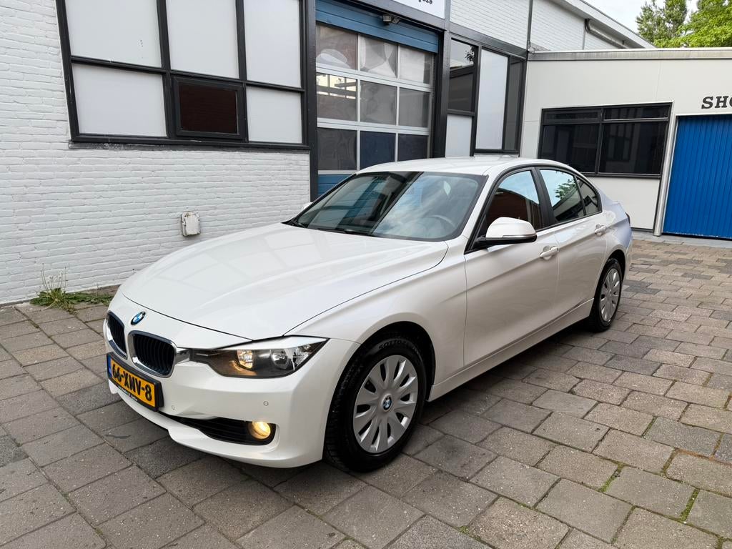 Bmw 3-Serie 320i Automaat 184PK NAP Navi 2012, Wit, Sedan, Benzine, BMW