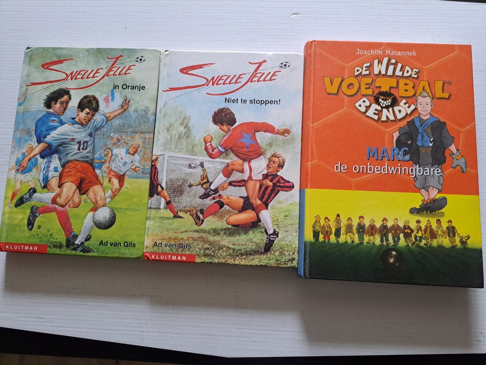 Snelle Jelle 2x en De Wilde Voetbalbende voetbal boeken, Boeken, Ophalen, Gelezen