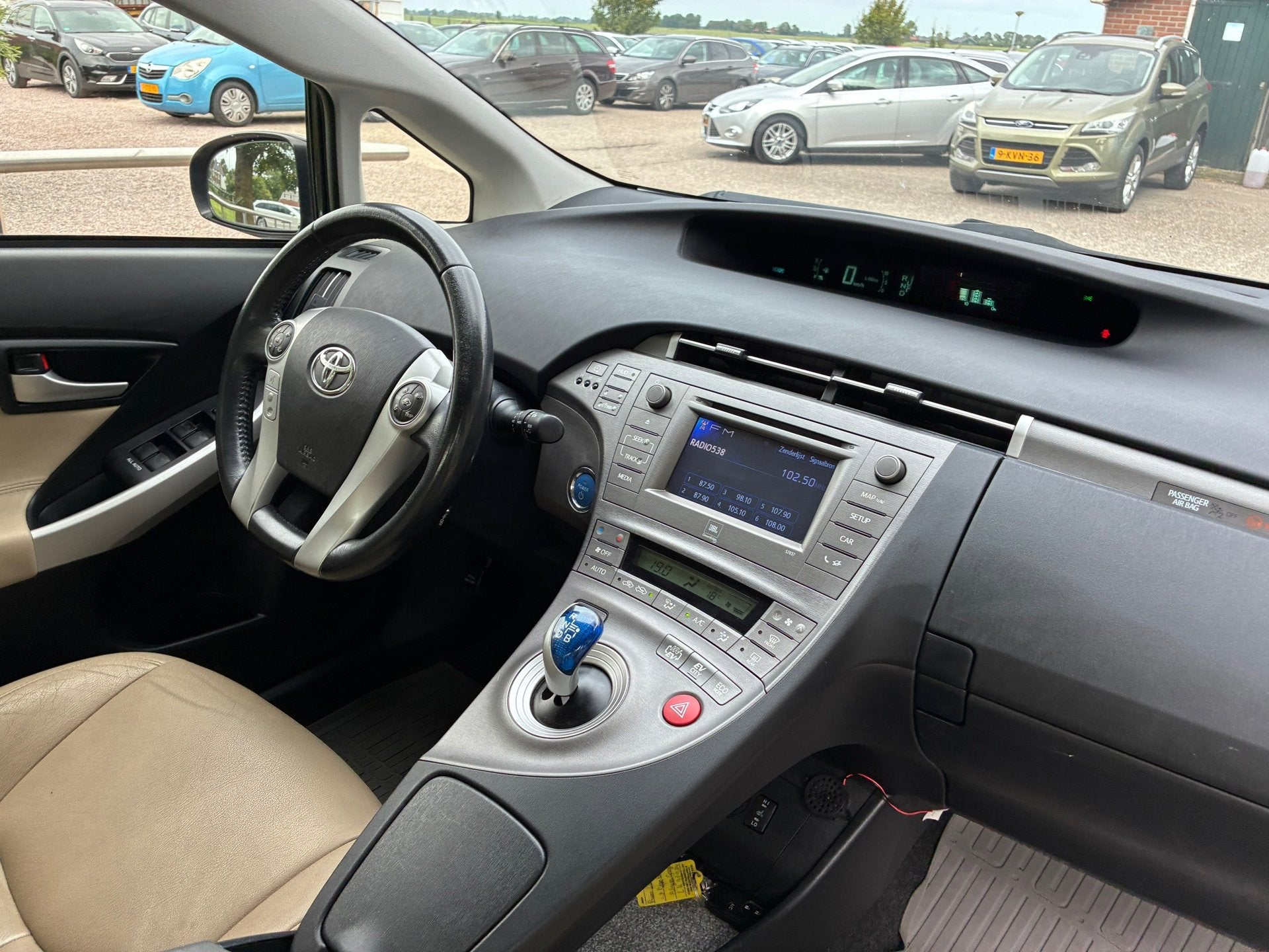 Toyota Prius 1.8 Plug-in Dynamic Business | 1e Eigenaar + Ac, Auto's, Euro 5, Gebruikt, Beige, Stoelverwarming