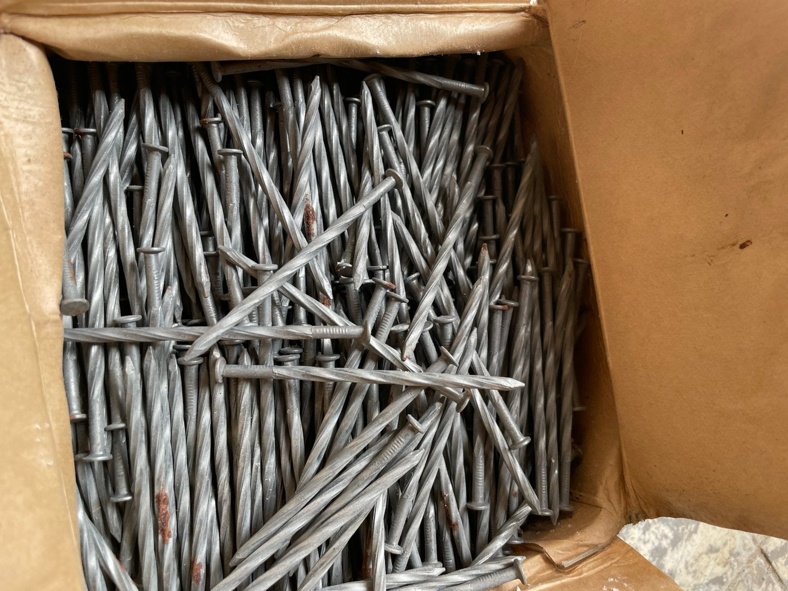Gedraaide spijkers, Doe-het-zelf en Verbouw, Ophalen, 50 tot 100 mm, Overige typen, Nieuw