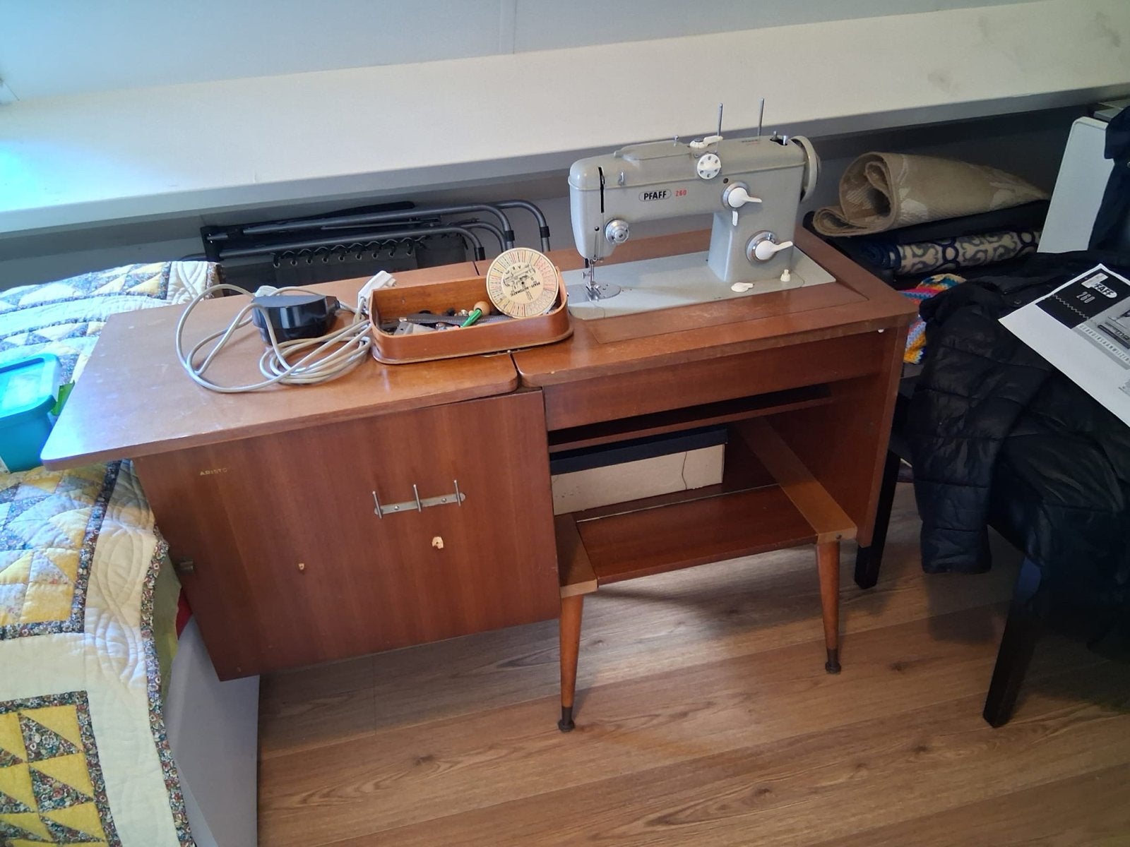 Vintage Pfaff 124 naaimachine met origineel boekje, Antiek en Kunst, Antiek | Naaimachines, Ophalen