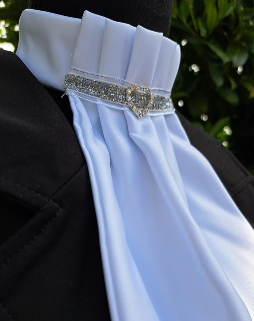Made by Lique kinder plastron Harmonica Zilver (1), Kinderen, Dressuur, ., Nieuw