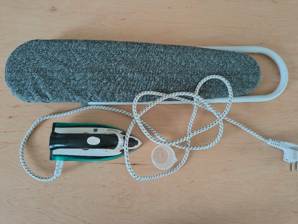 Camry Reisstoomstrijkijzer met mouwplank, handig op vakantie, Ophalen, Zo goed als nieuw, Strijkijzer met snoer