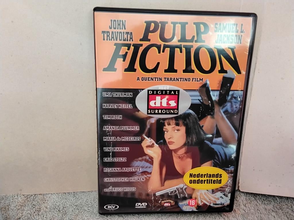 PULP  FICTION  JOHN TRAVOLTA   SAMUEL L. JACKSON, Vanaf 16 jaar, 1980 tot heden, Ophalen of Verzenden, Zo goed als nieuw