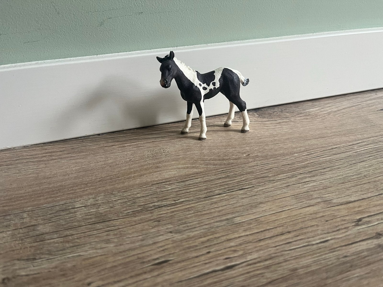 Schleich paardje zwart-wit gevlekt, Ophalen of Verzenden, Zo goed als nieuw