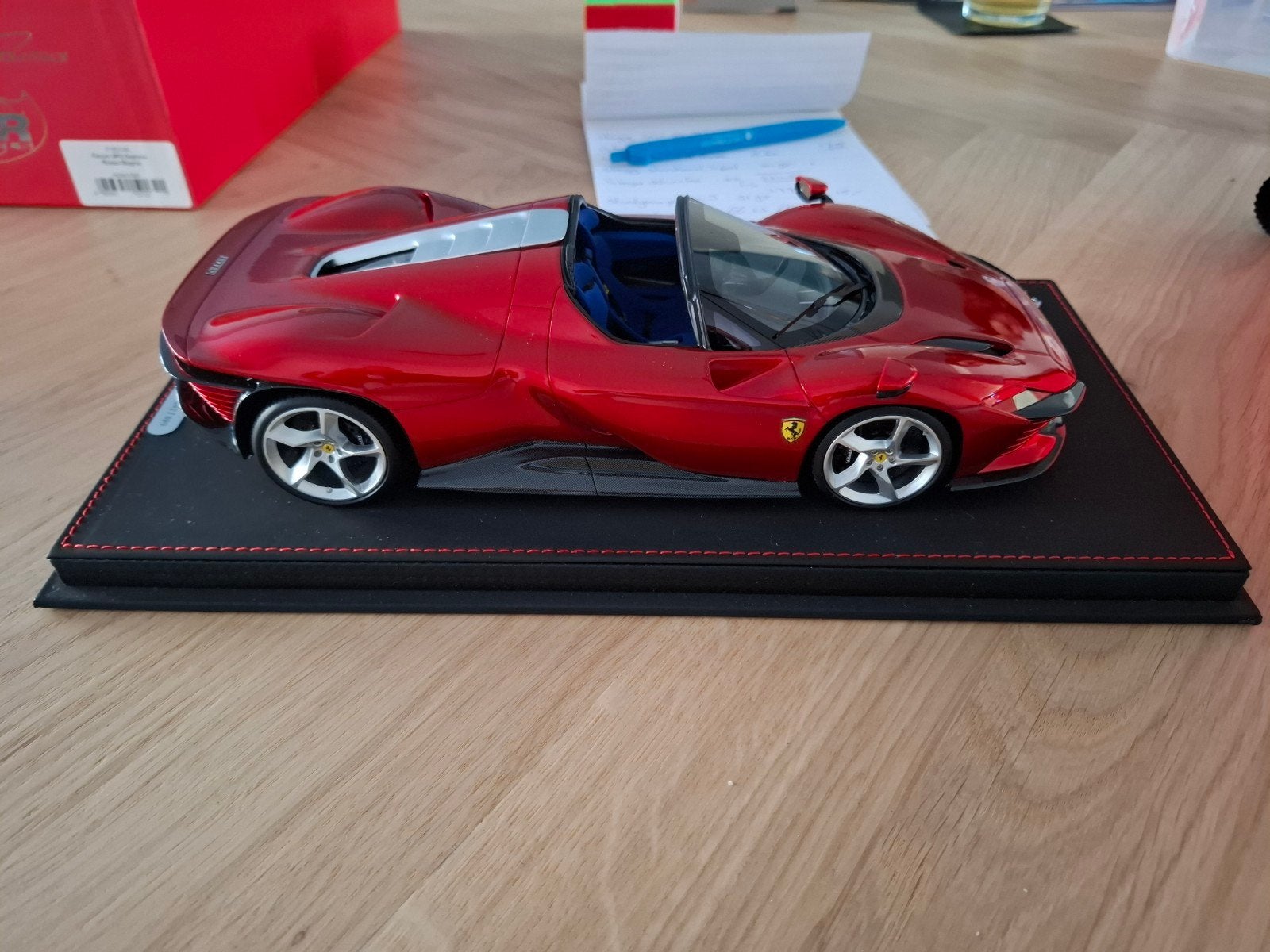 BBR Models Ferrari SP3 Daytona Rosso Magma Limited Edition, Ophalen of Verzenden, Nieuw, Auto, Overige merken