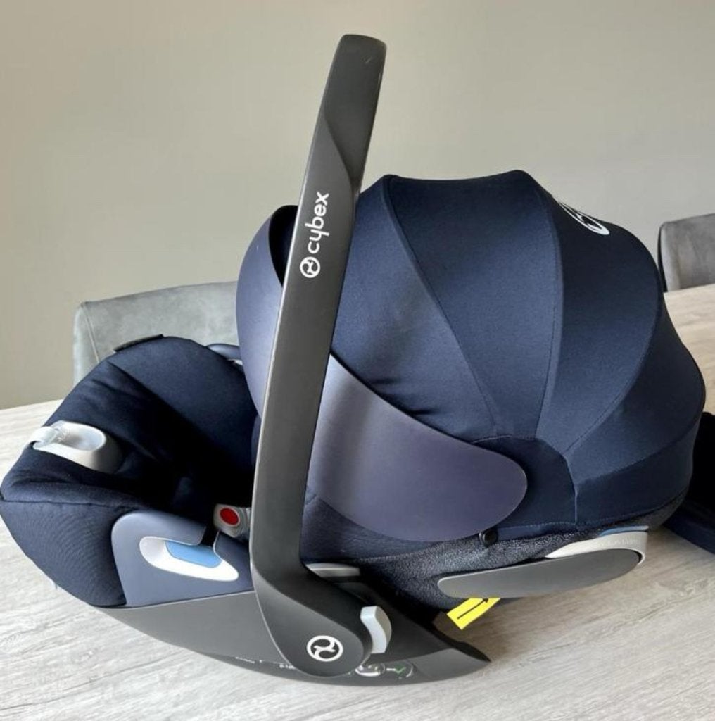 Cybex maxi-cosi met draaibare base en accessoires, Verstelbare rugleuning, Zo goed als nieuw, Isofix, 0 t/m 13 kg