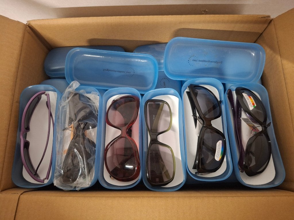 Partij Mix Zonnebrillen voor dames en heren 21 stuks, Overige merken, Zonnebril, Overige kleuren, Nieuw